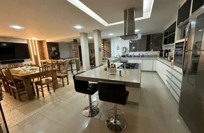 Casa com 4 quartos à venda na Rua Uirapuru, 48, Parque das Laranjeiras, Goiânia