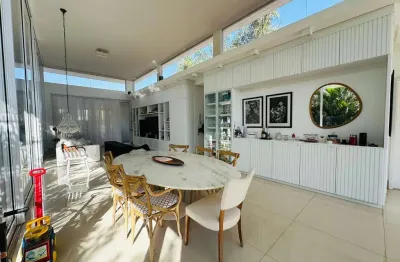 Casa em condomínio fechado com 4 quartos à venda na Rua das Baronezas, Jardins Verona, Goiânia