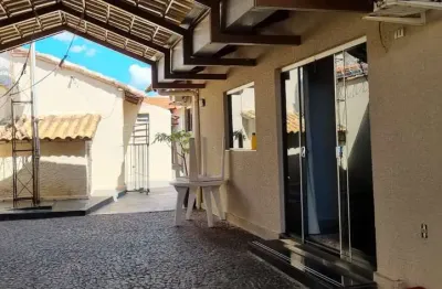 Casa com 3 quartos à venda na Rua Senador Morais Filho, 213, Setor Campinas, Goiânia
