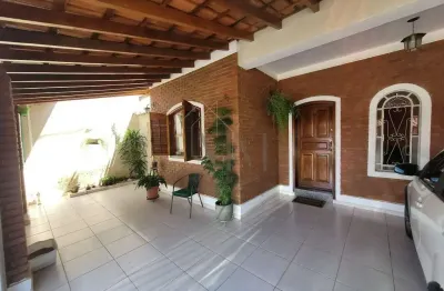 Casa com 4 quartos à venda na rua jundiaí, 1, vila furlan, indaiatuba por r$ 780.000