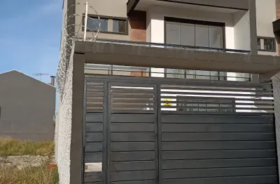 Belíssimo sobrado construído com requinte e de ótimo bom gosto para quem quer morar bem, bairro portão