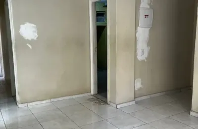 3 quartos para reformar ao seu gosto!!! prédio familiar e silencioso.