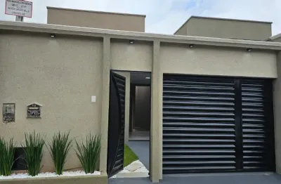 Linda casa de 3 quartos, alto padrão conforto , lazer e localização previlegiada.