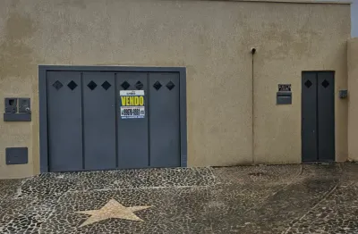 Linda casa localizada no residencial Jardim Boa Esperança.