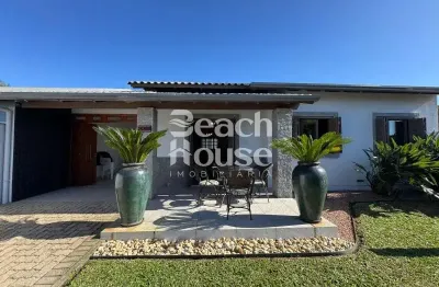 Casa lindissima com 3 dormitorios sendo uma suíte na nova tramandaí!