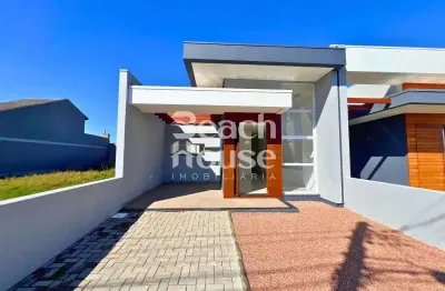 Belíssima geminada alto padrão em nova tramandaí! próxima ao comércio local!!!