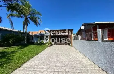 Casa com dois dormitorios localizada no bairro indianópolis, tramandaí