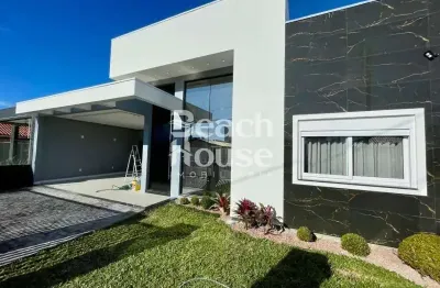 Casa exuberante com 3 suítes  no centro de tramandaí a 900m do mar!
