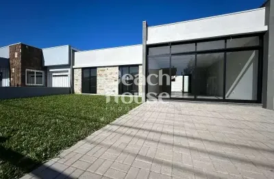 Casa conceito em nova tramandaí,linda casa espaço amplo desing diferenciado .