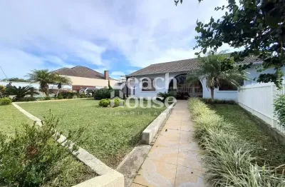 Casa terréa com 5 dormitorios e uma bela piscina  em nova tramandaí, a 400m do mar!