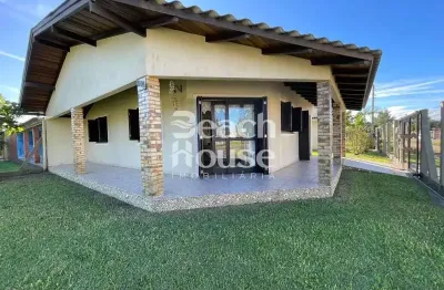 Casa localizada em tramandaí próximo ao centrinho de nova tramandaí.