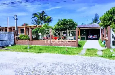 Casa próxima da avenida! fácil acesso aos comércios locais!