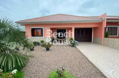 Belíssima casa a 3 quadras do mar! no bairro jardim atlântico!