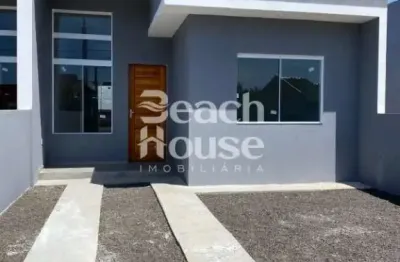 Belissíma casa em construção, bem localizada em nova tramandaí !!!