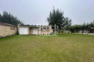 Casa com 2 terrenos de esquina a 600 metros do mar em tramandaí sul