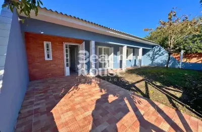 Casa de alto padrão com 3 dormitorios, localizado no bairro tramandaí sul!!!