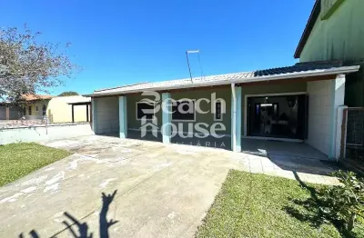 Exclusividade! casa com fácil acesso ao centrinho de nova tramandaí!