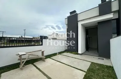 Charmosa casa geminada localizada na nova tramandaí,  região de moradores!!