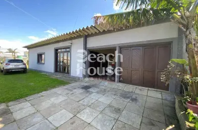 Casa com 4 quartos à venda na Zona Nova, Tramandaí 