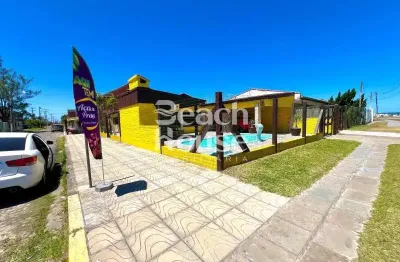 Ótima localização  no centrinho de oásis !casa com piscina  com 3 dormitórios ,a 100 metros do mar.