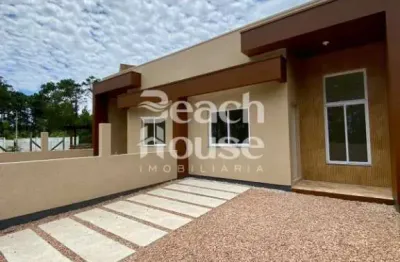 Belíssima casa geminada em alto padrão,bem perto do centrinho de nova tramandaí.....