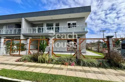Casa linda e de alto padrão localizada na nova tramandaí,  a 450m do mar!!