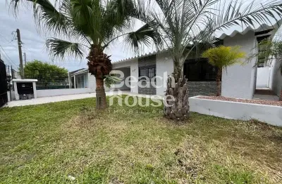 Linda casa muito bem localizada em tramandai, com 3 dormitórios sendo um dele suíte !!!!