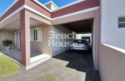 Linda casa muito bem localizada na cidade de imbé com 3 dormitórios e uma suíte !!!