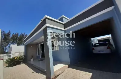 Linda casa muito bem localizada na cidade de imbé com 3 dormitórios e uma suíte !!!