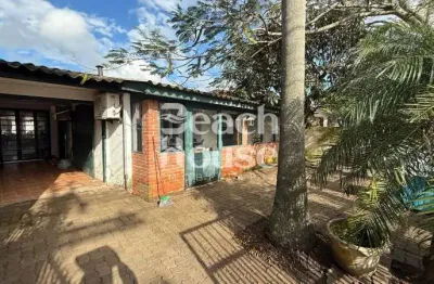 Casa localizada no centro de tramandaí, em frente a festa do peixe!
