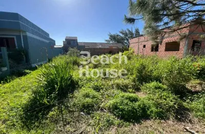 Terreno inteiro em região de moradores fixos! ótima localização!