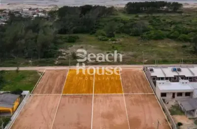 Terreno a poucos metros do mar!! com opção de comprar dois lado a lado!