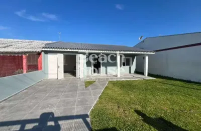 Casa em terreno inteiro, toda reformada, e com fácil acesso ao tuia!