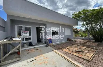 Casa com fácil acesso a mercado e farmácia! avalia carro na negociação!