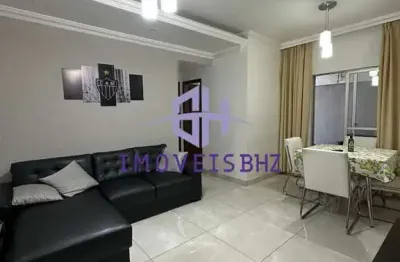 Apartamento de 2 quartos com área externa, 2 vagas e elevador no castelo.