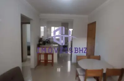 Apartamento de 2 quartos, predio revestido e com elevador no castelo