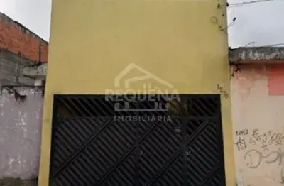 Casa de 01 dormitórios com lavanderia individual, ótima localização