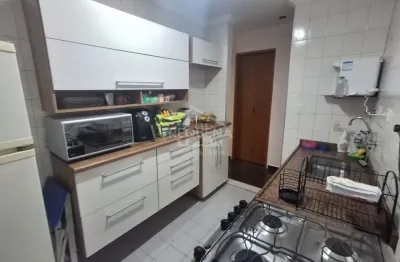 Apartamento  com 02 dormitórios com vaga de carro - ótima localização