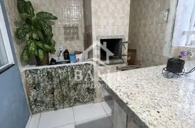 Casa com 2 quartos à venda na rua dona mariquinha j. ramos, estradinha, paranaguá por r$ 300.000