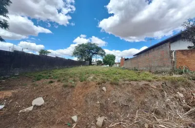 Terreno à venda na Rua Paschoal Ganeo, Centro, Santa Cruz da Conceição