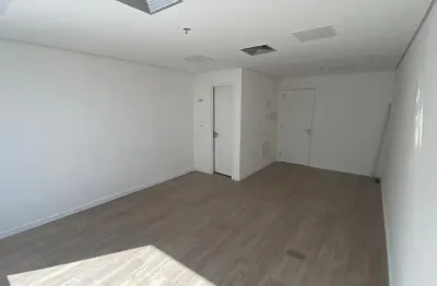 Sala comercial para locação no centro metropolitano - barra olímpica