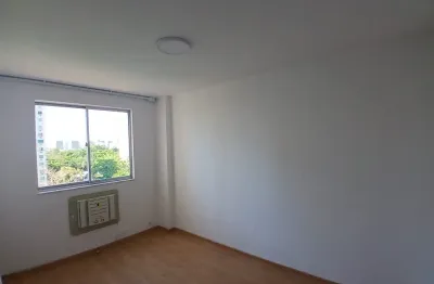 Apartamento com 2 quartos para alugar na Estrada dos Bandeirantes, 8325, Jacarepaguá, Rio de Janeiro