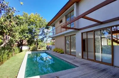 Casa em condomínio fechado com 4 quartos à venda na Rodovia BA-099, Praia do Forte, Mata de São João