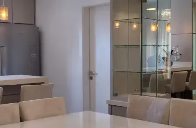 Apartamento pronto para a temporada em meia praia a poucos metros do mar