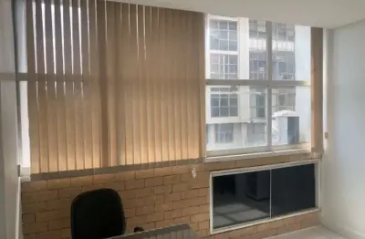 Vendo sala (só cont. de venda s/ escritura) no comércio reformada divisória pronta para uso local excelente do bairro r$ 50.000,00 - op0rtunidade