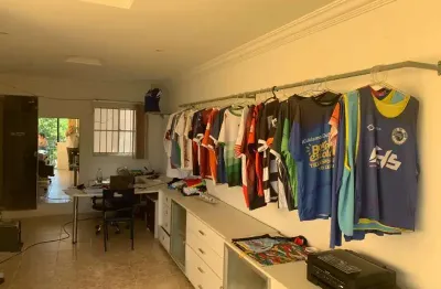 Casa a venda boca do rio terreo 1º e 2º andar tipo sobrado ótimo para empresas de qualquer ramo estacionamento para 8 carros r$ 1.000.00.000,00