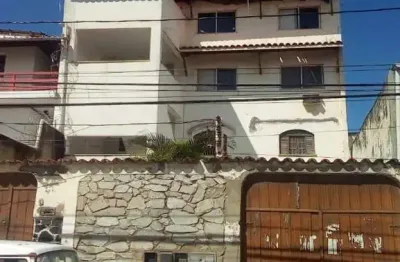 Prédio a venda na boca do rio 3 apts. 3/4, sala, cozinha, banheiro, 10m x 20m = 200m2 (precisa de reforma) r$ 650.000,00 - pode aumentar 1 pavimento