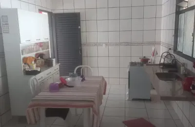 Ótima casa jardim america ii 2/4, otima construção,excelente localização