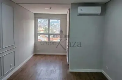 Sala comercial para alugar na Rua Tiradentes, Centro, Jacareí
