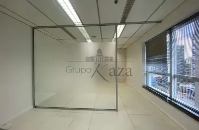Ponto comercial para alugar na Rua Afonso Braz, Vila Nova Conceição, São Paulo